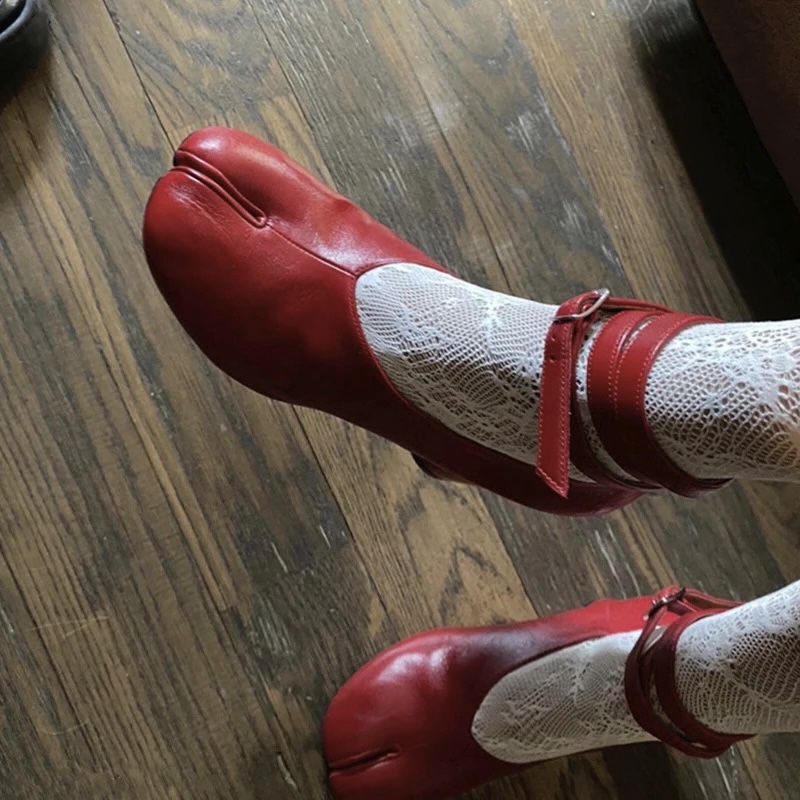 Vintage Fashion Online - أحذية نسائية عصرية لربيع 2026 بكعب