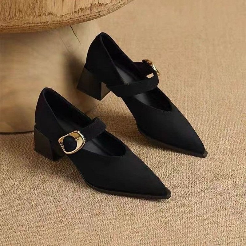 أحذية نسائية كلاسيكية بكعب عري - مراجعة Vintage Fashion Online وسعره