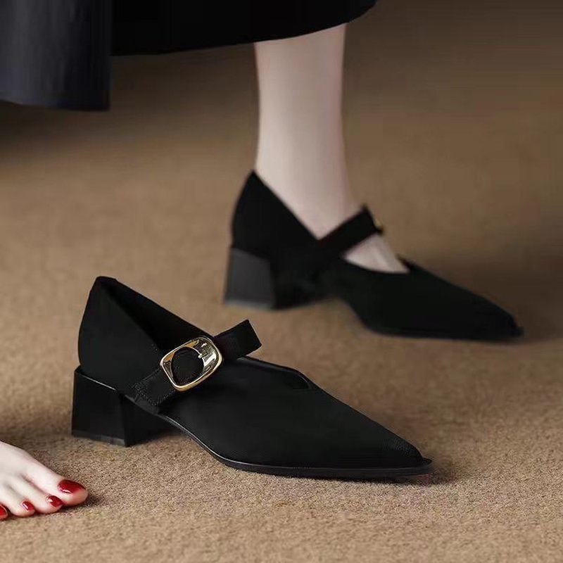 أحذية نسائية كلاسيكية بكعب عري - مراجعة Vintage Fashion Online وسعره