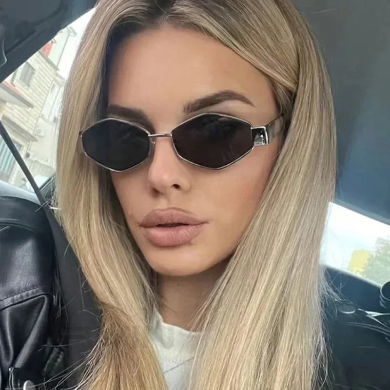 نظارات شمسية نسائية عصرية بتصم - مراجعة Vintage Fashion Enthusiasts وسعره