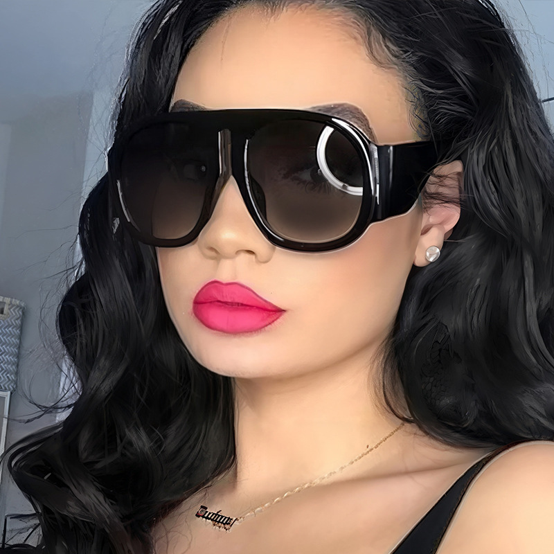 نظارات شمسية فاخرة بتصميم كلاس - مراجعة Vintage Fashion Enthusiasts وسعره