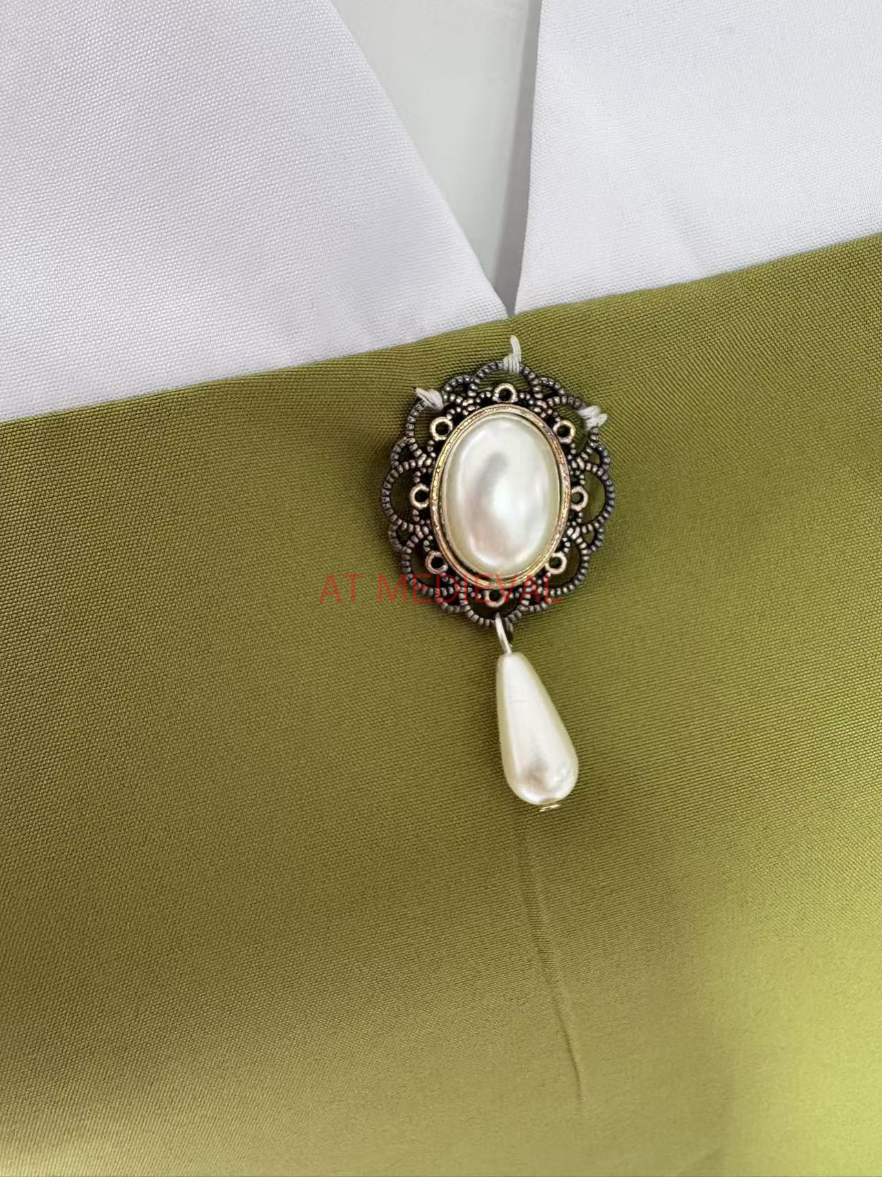 فستان نهاري فيكتوري عتيق، ملاب - مراجعة Vintage Fashion Stores وسعره